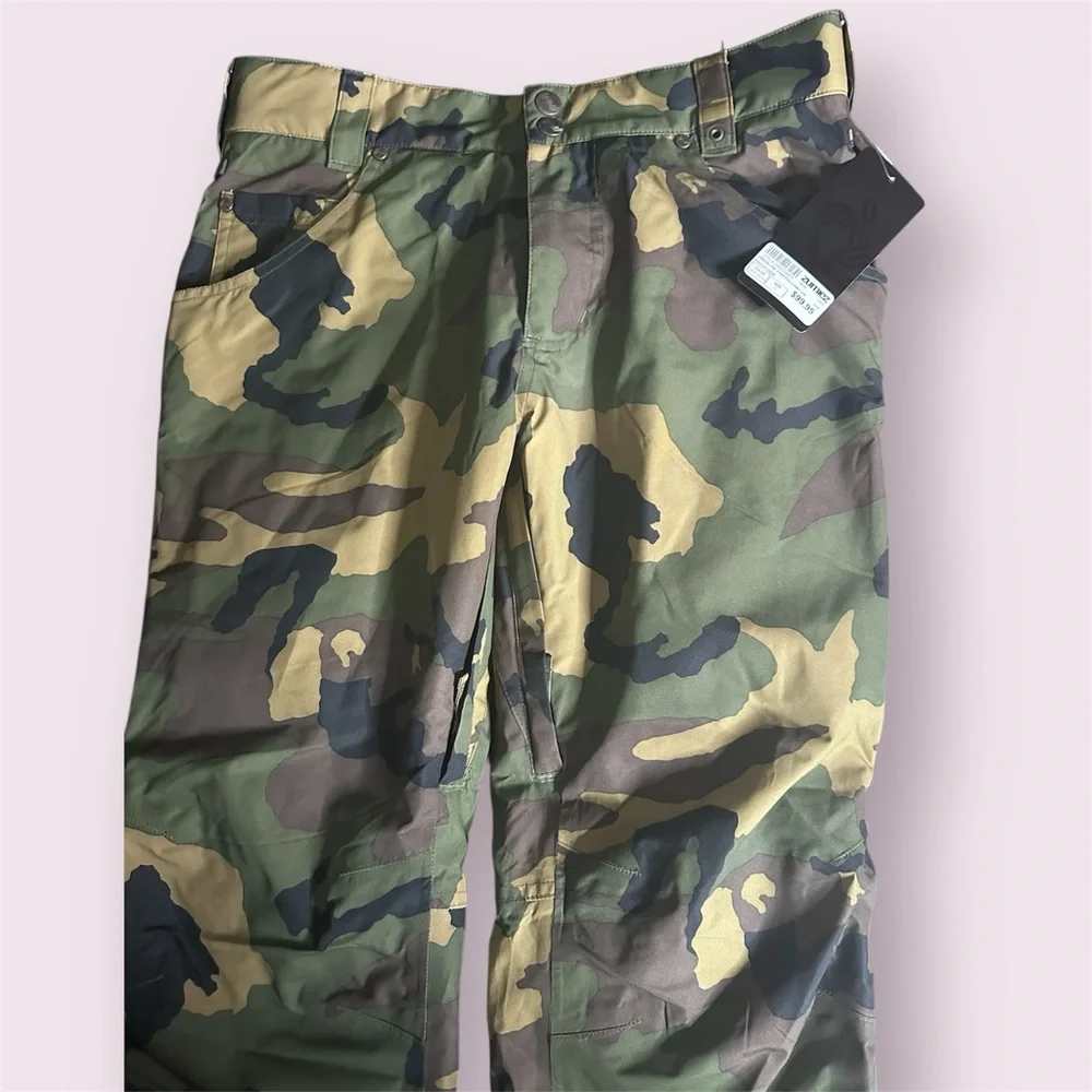 APERTURE - Picture 3 of 6